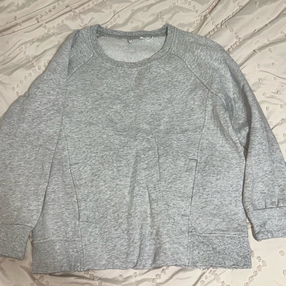 Lululemon Classic Heather Gray Crewneck Sweatshirt with pockets (no tag)